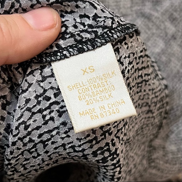 100% Silk Colorblock Sheer Blouse Tunic. Black & Grey XS Dolmain Sleeve - Picture 3 of 9